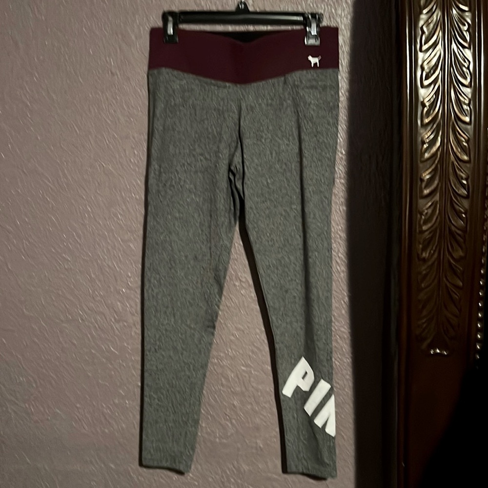 Yoga pants high waist m. Never worn front pocket